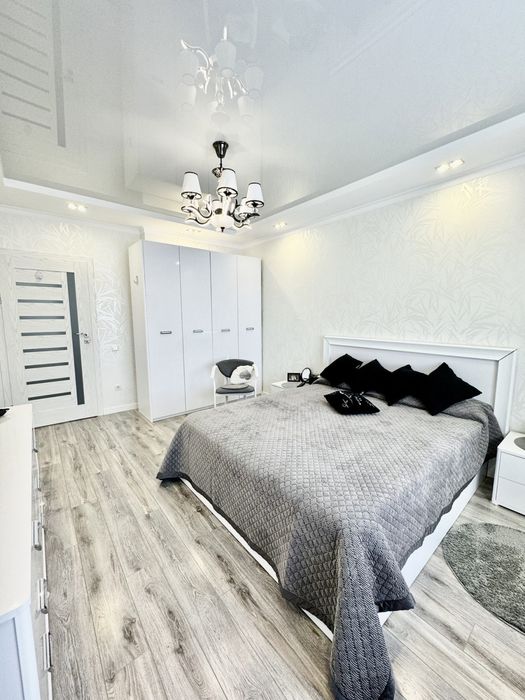 2-х кімнатна квартира з ремонтом по вул. Івасюка, біля ТЦ Велес.