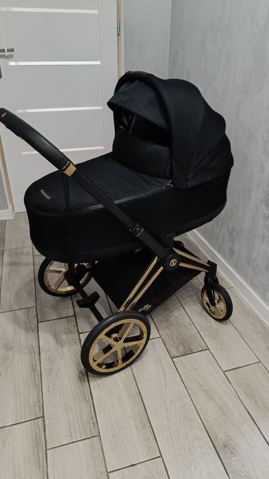 Cybex Priam Jeremy Scott z gondolą stardust Black
