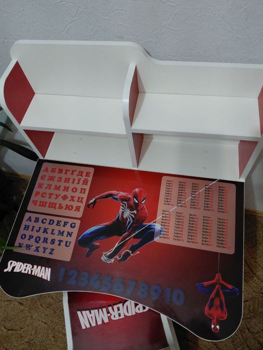 Столик дитячий.Спайдер Мен