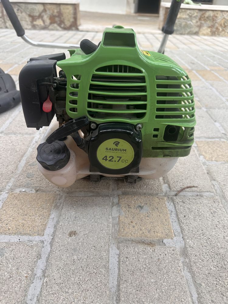 Roçadora a gasolina