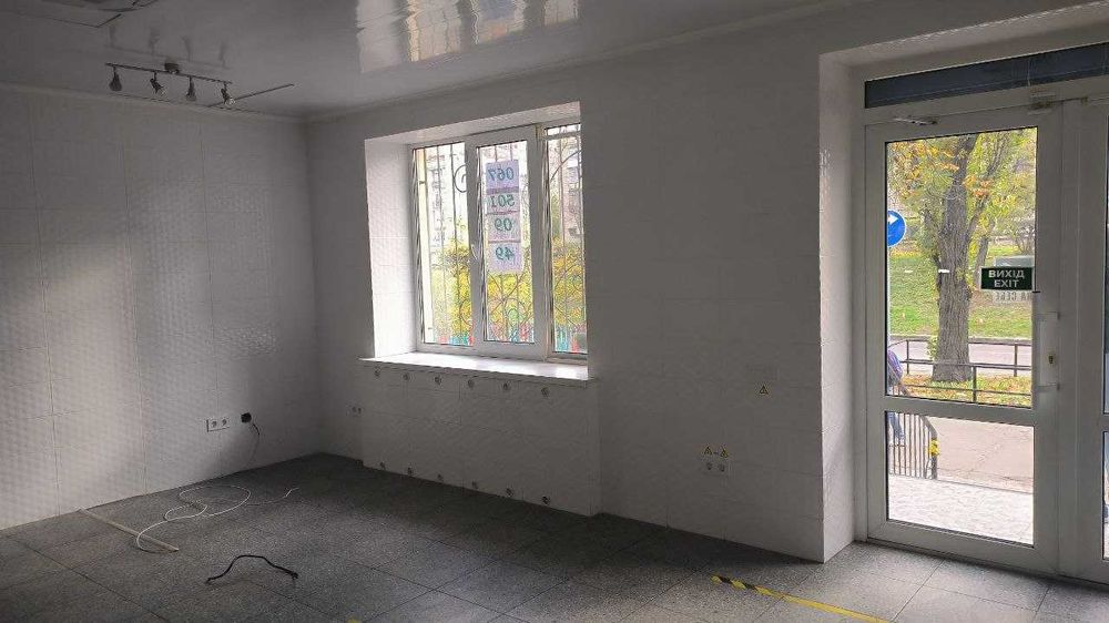 ПРОДАЖ приміщення 31кв. Н/Ф 1 поверх фасад пр. Соборності 16