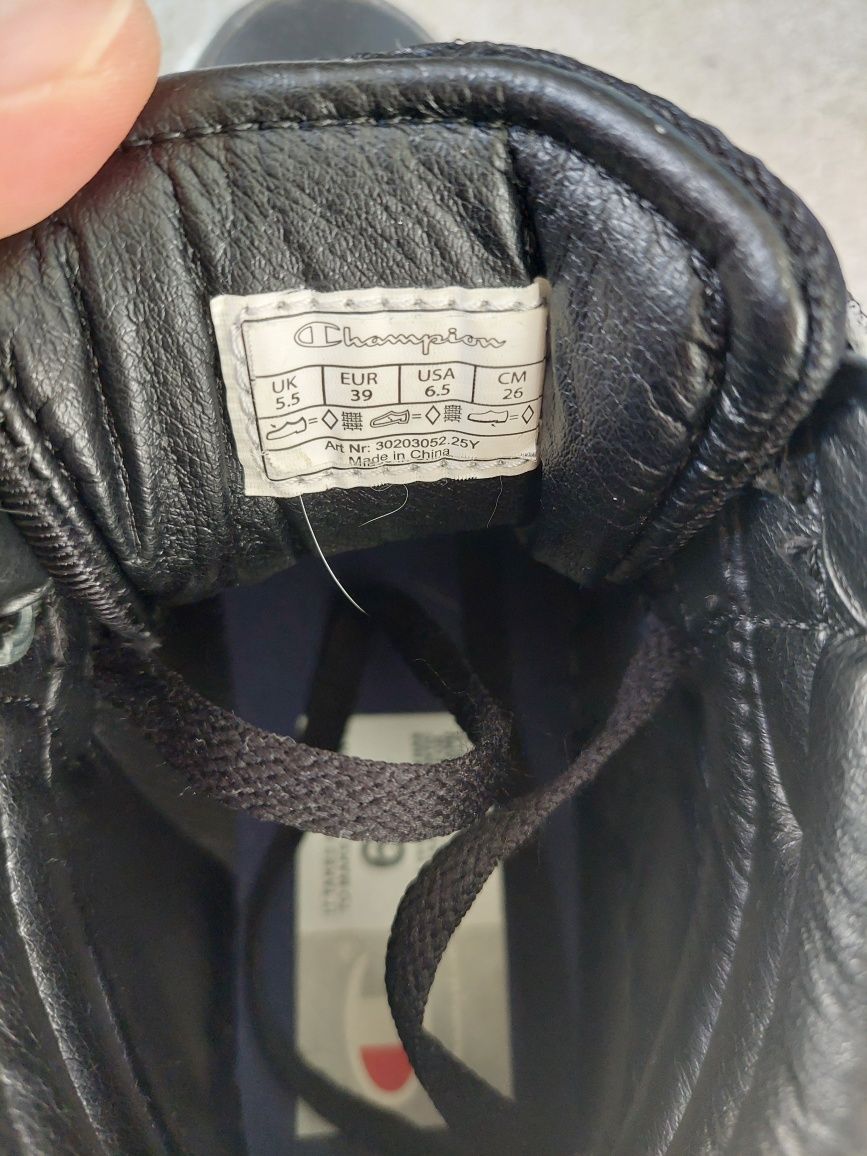 Buty chłopięce Champion r. 39