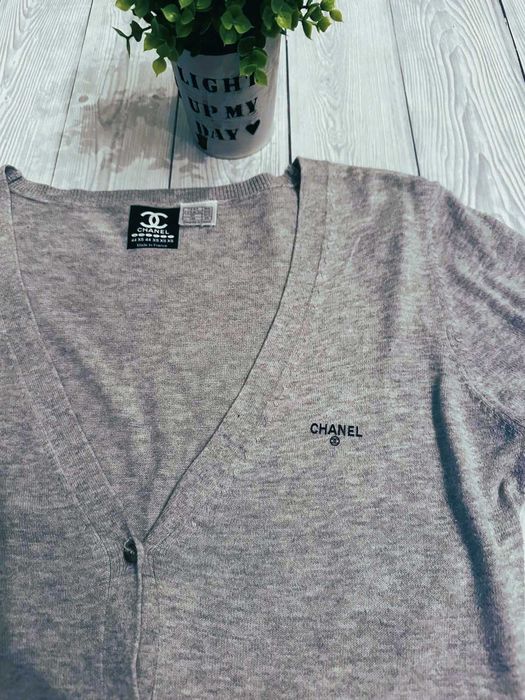 Серая мягкая кофта Chanel на пуговицах