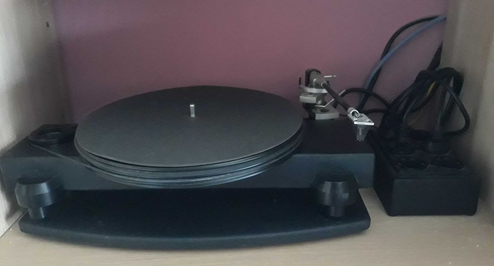 Gramofon Nottingham Analogue Horizon z wkładką MM Ortofon 2M Black .