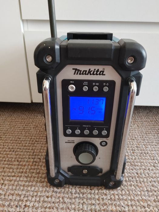 MAKITA dmr102 Radio Budowlane z akumulatorem 18V 3.0Ah SPRAWDŹ