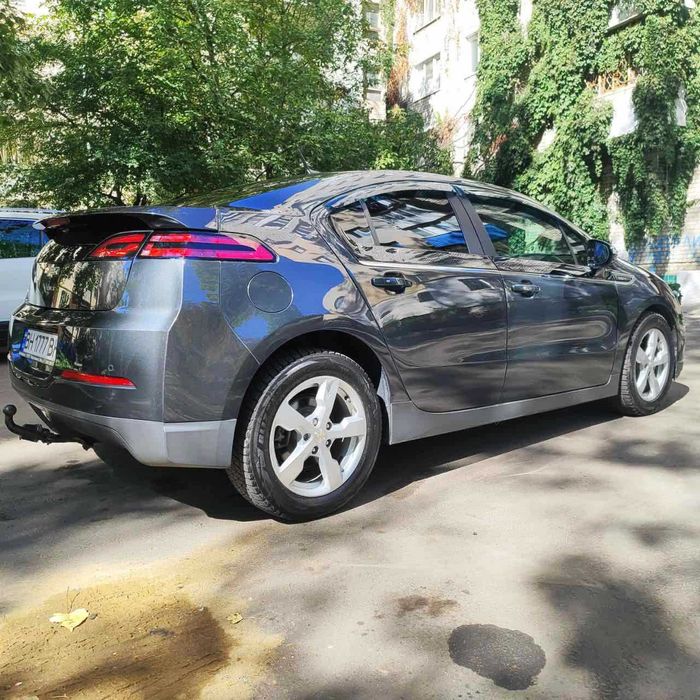 Chevrolet Volt 1.4 Hybrid Plug-IN 2014 год (MAXIMAL)