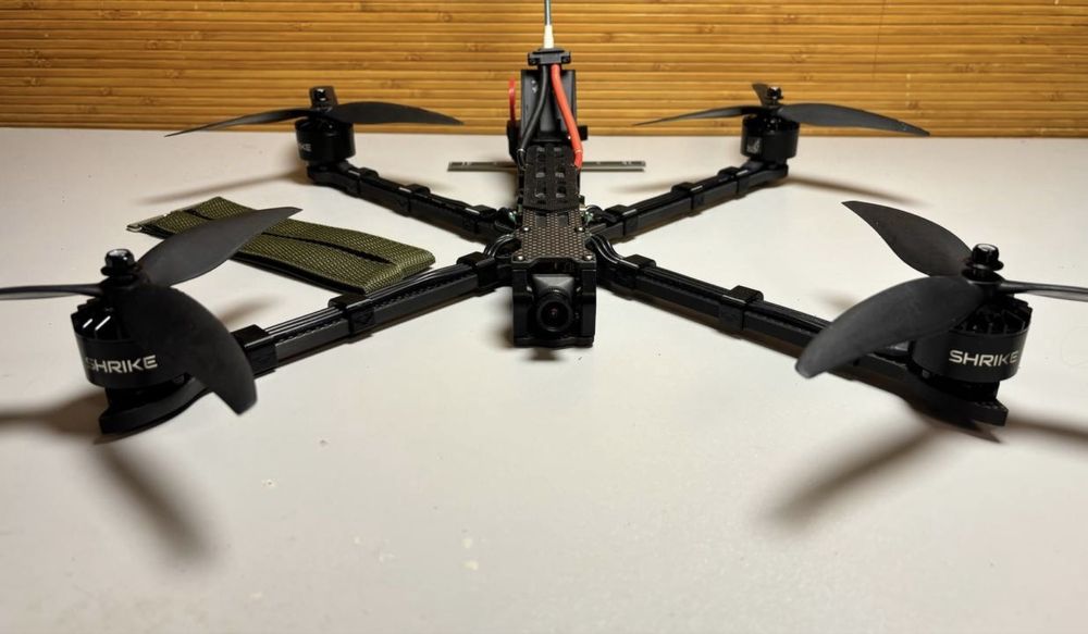 FPV дрон 10 (900kV 3115) є в кількості (також є багато різновидів фпв)