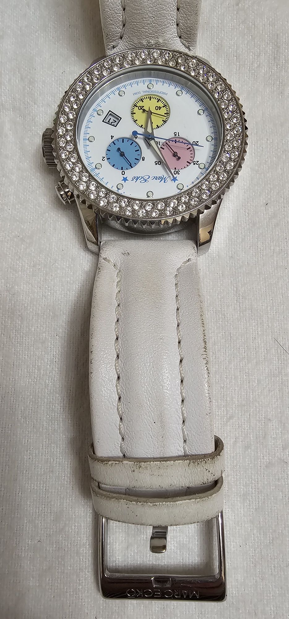 Часы женские Marc Ecko с камнями Avon