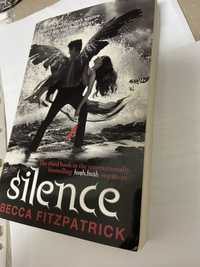 Livro  “  Silence “ de Becca FItzpatrick em ingles novo