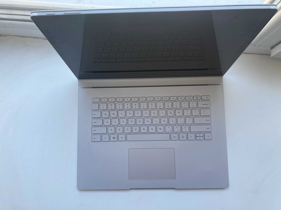 Ноутбук Microsoft Surface Book 2 15 7/16GB/NVIDIA GTX 1060 6GB Windows