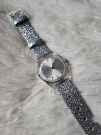Zegarek Avon srebrny