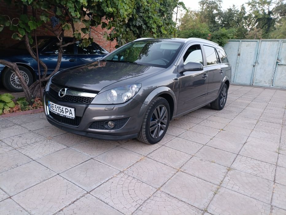 Opel Astra H 1.6 бензин