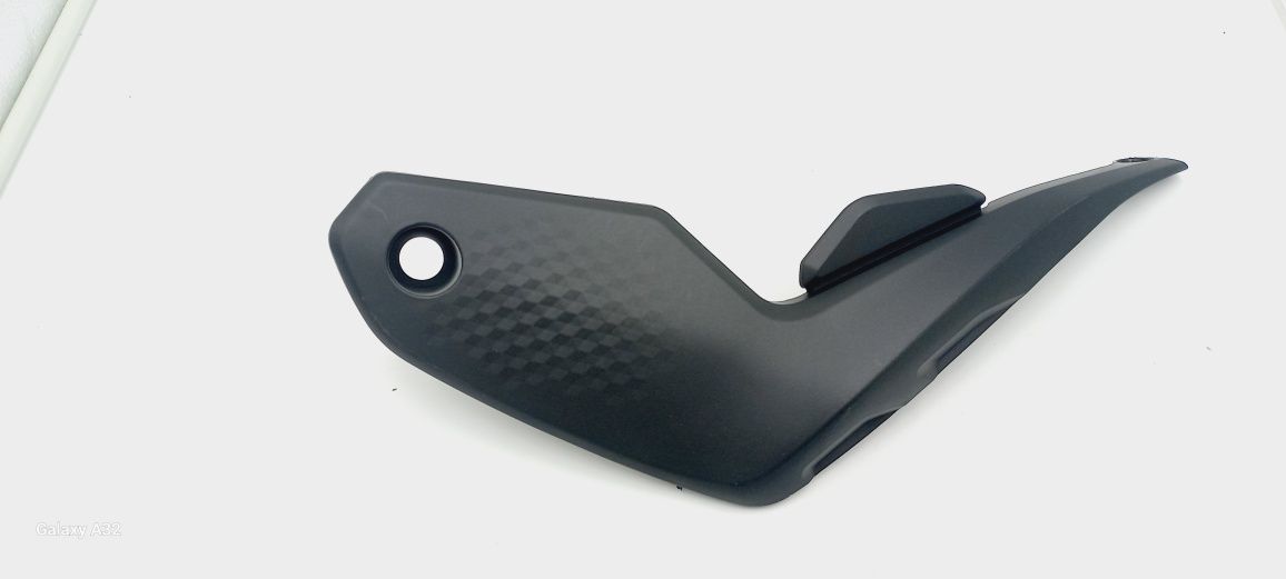 yamaha mt07 wypełnienie oslona bok prawe