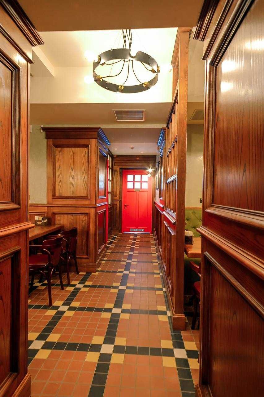 «Watson Pub» – справжній англійський паб у центрі міста.