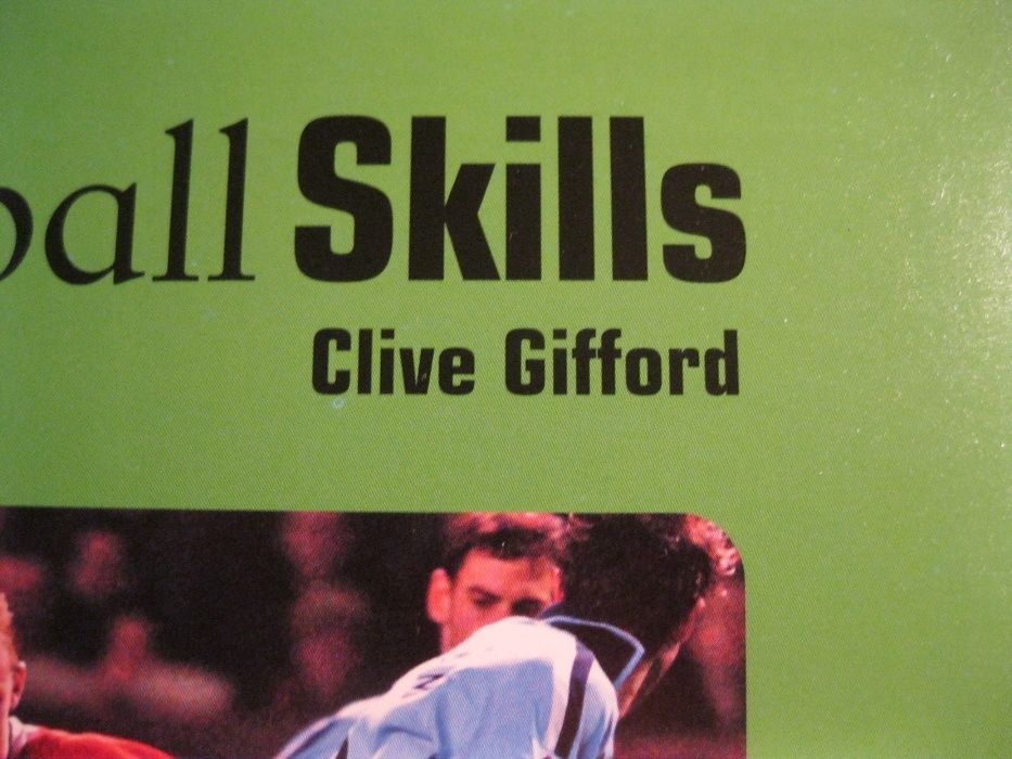 football skills Clive Gifford книга английский язык Клайв Гифорд