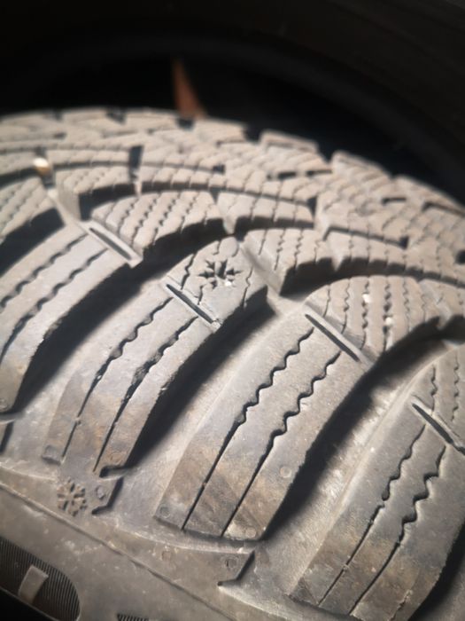 Opony zimowe goodyear ultragrip 9+ 205x60x16 7.7mm super stan