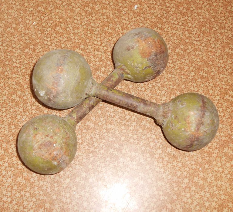 Продам гантели СССР , вес по  7 кг