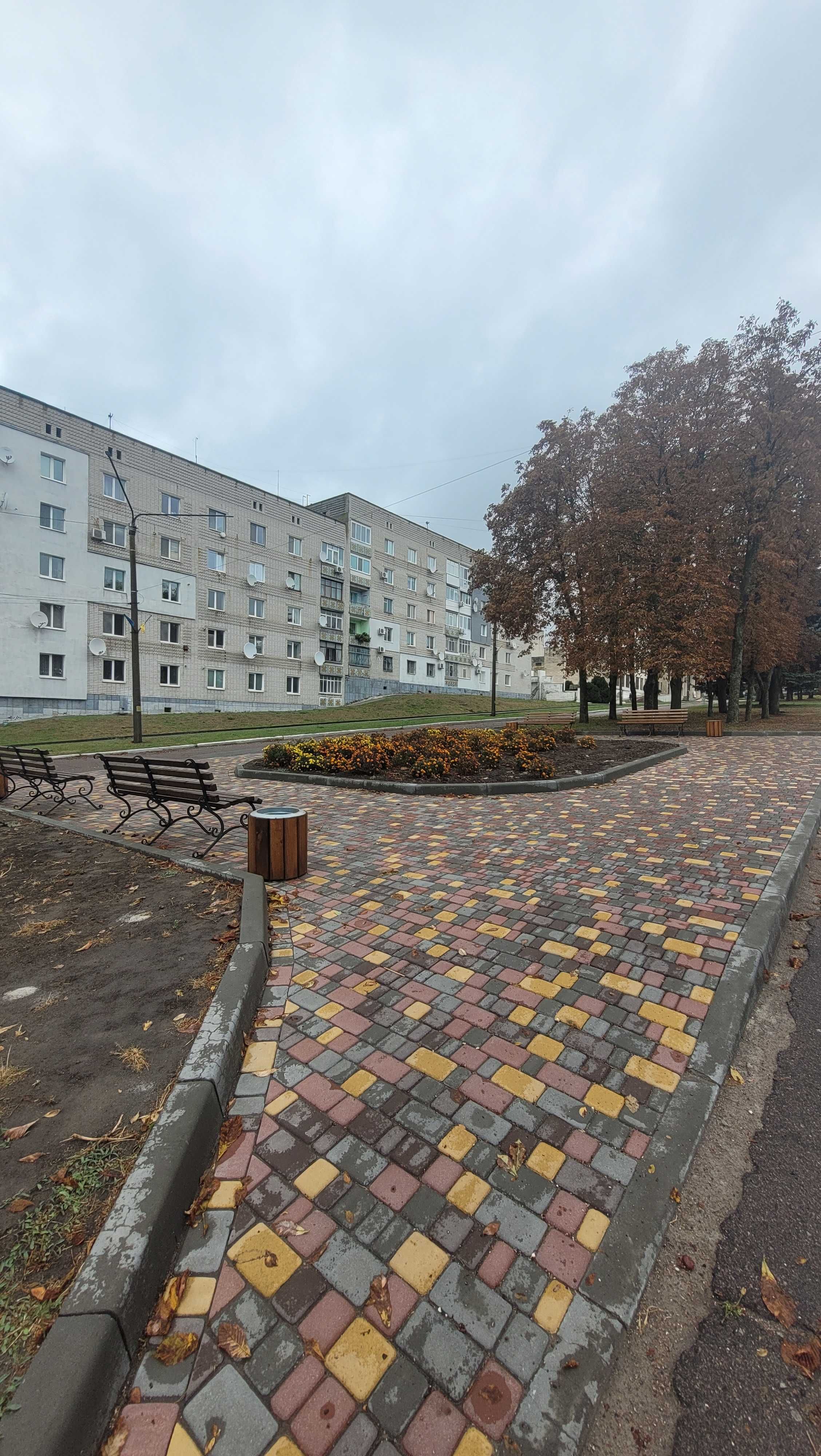 Лава без підлокітників, з ергономічною посадкою. Скамейка. Скамья