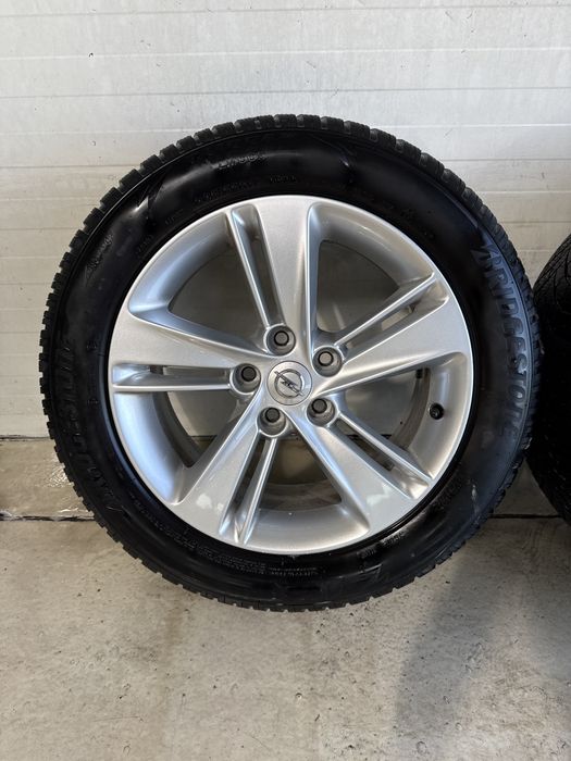 Alufelgi Opel insignia 17 cali 5x115 z oponami Bridgestone 225/55-17