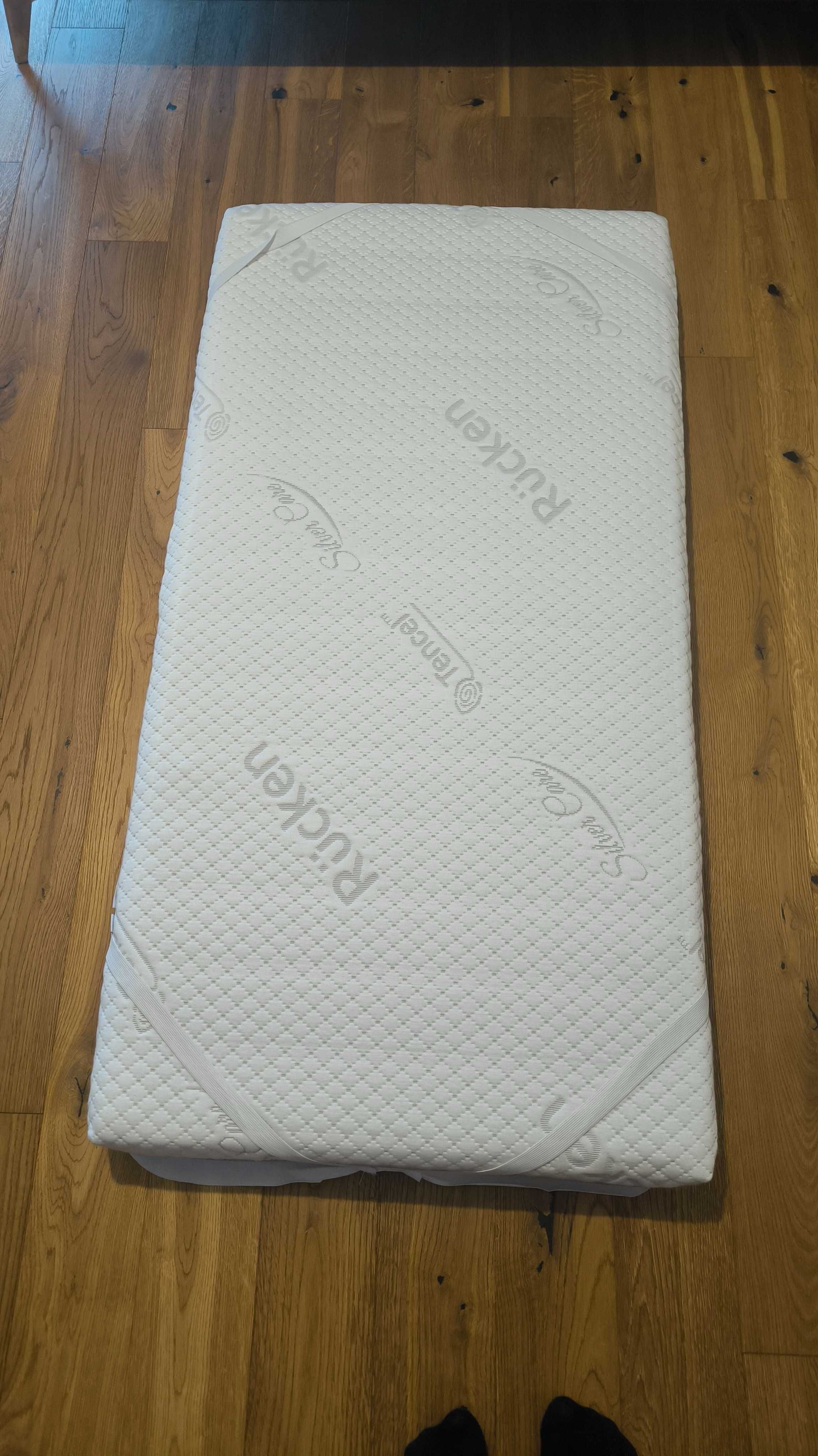 Łóżeczko dziecięce z szufladą i funkcją tapczanika + materac