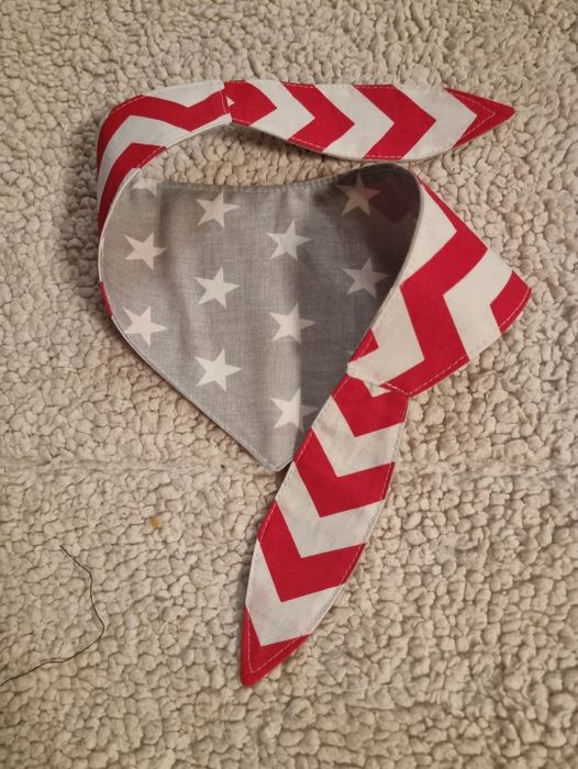 Dwustronna kolorowa bandamka dla psa. Rozmiar M 35cm +wiązanie