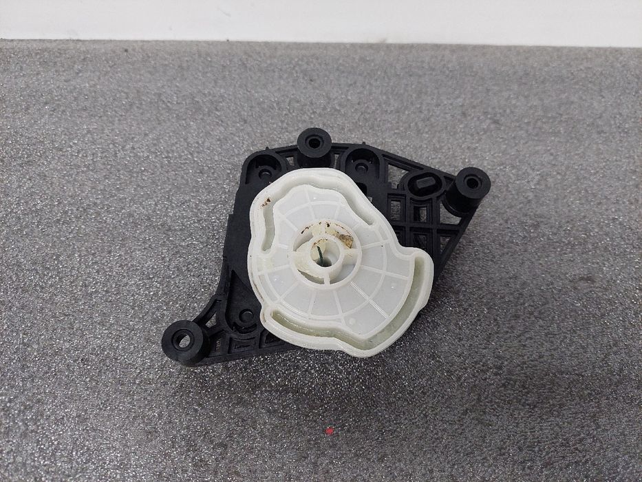 Motor da comporta da sofagem KIA Rio III (UB)