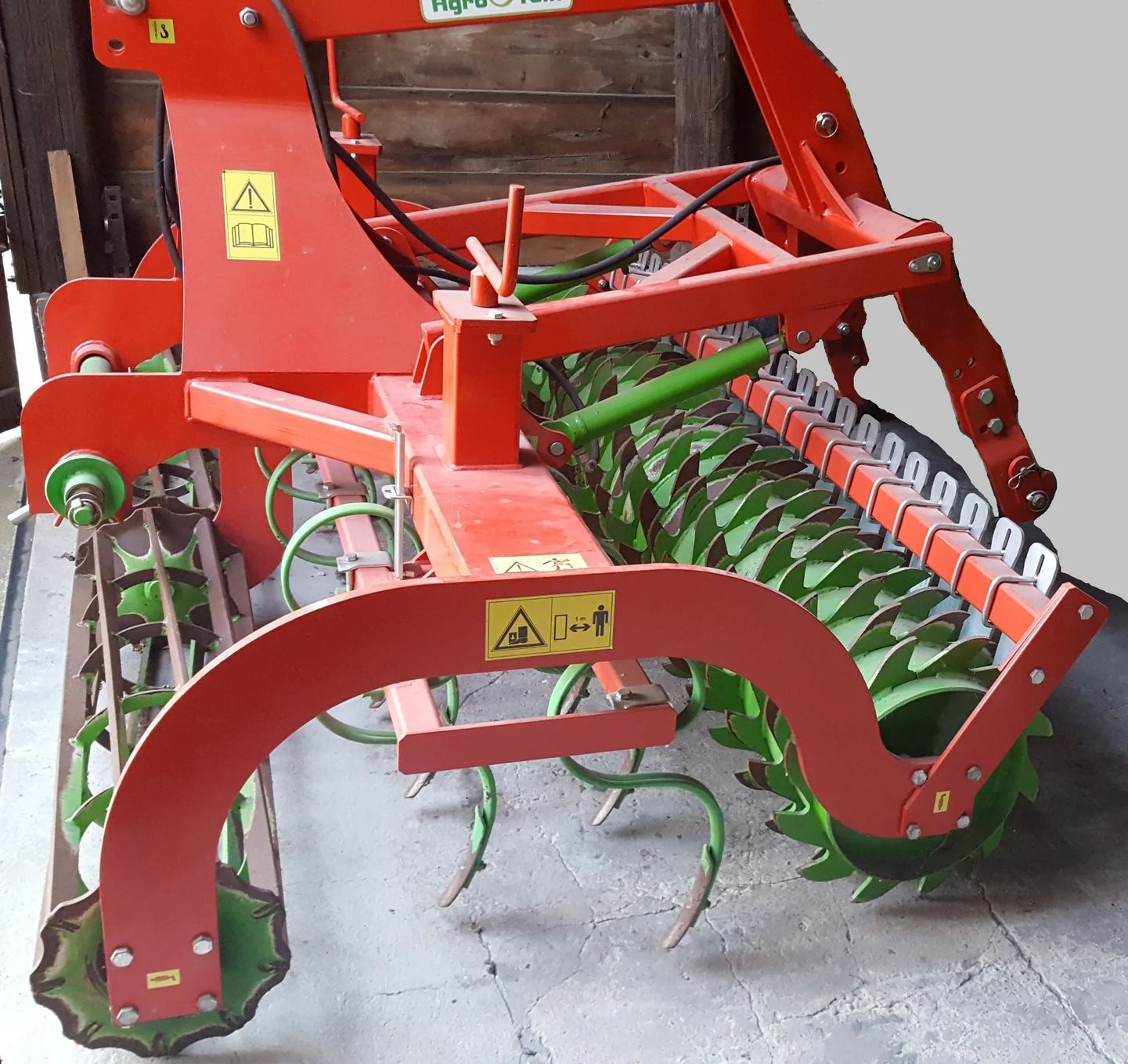 Agro-tom UPS 2.5M