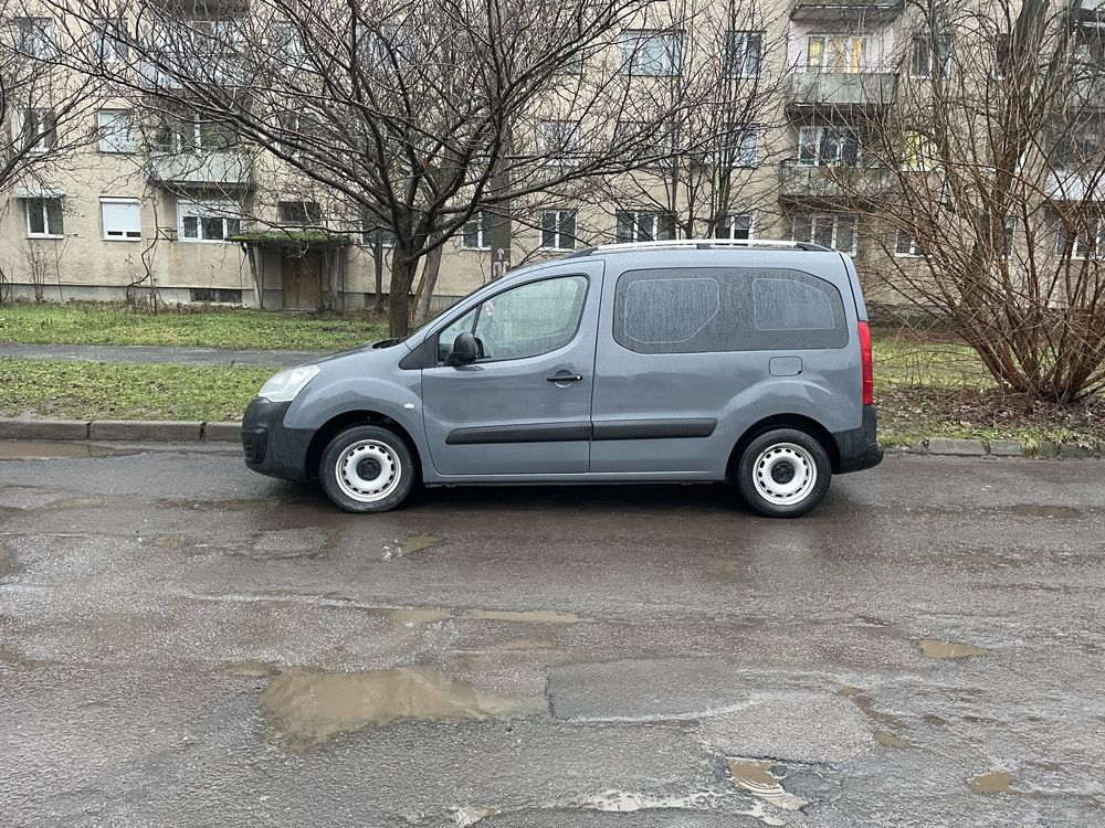 карти оббивку дверей дверок Citroen Berlingo Peugeot Partner