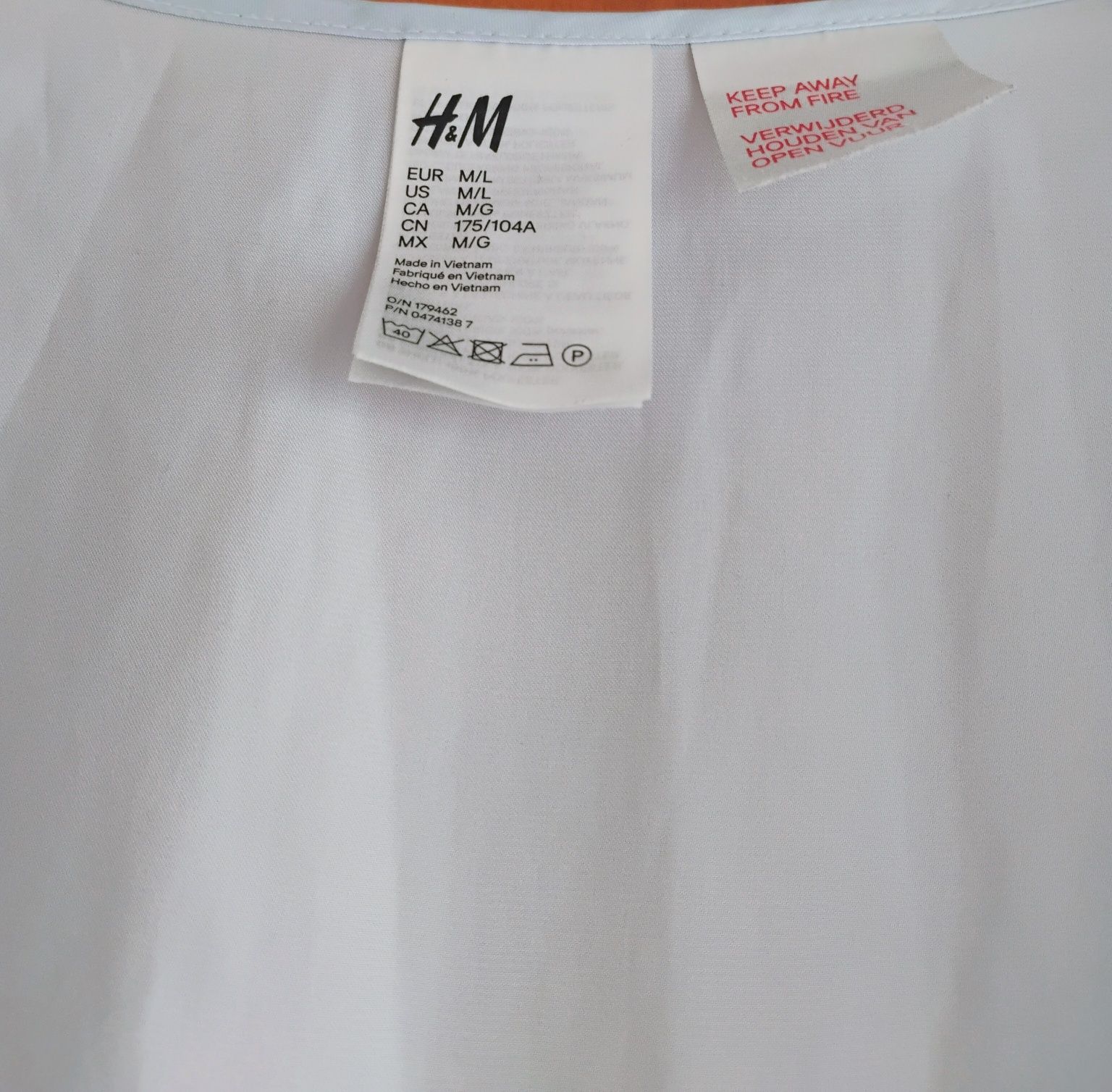 Dwa damskie szlafroki H&M w rozmiarze M/L.
