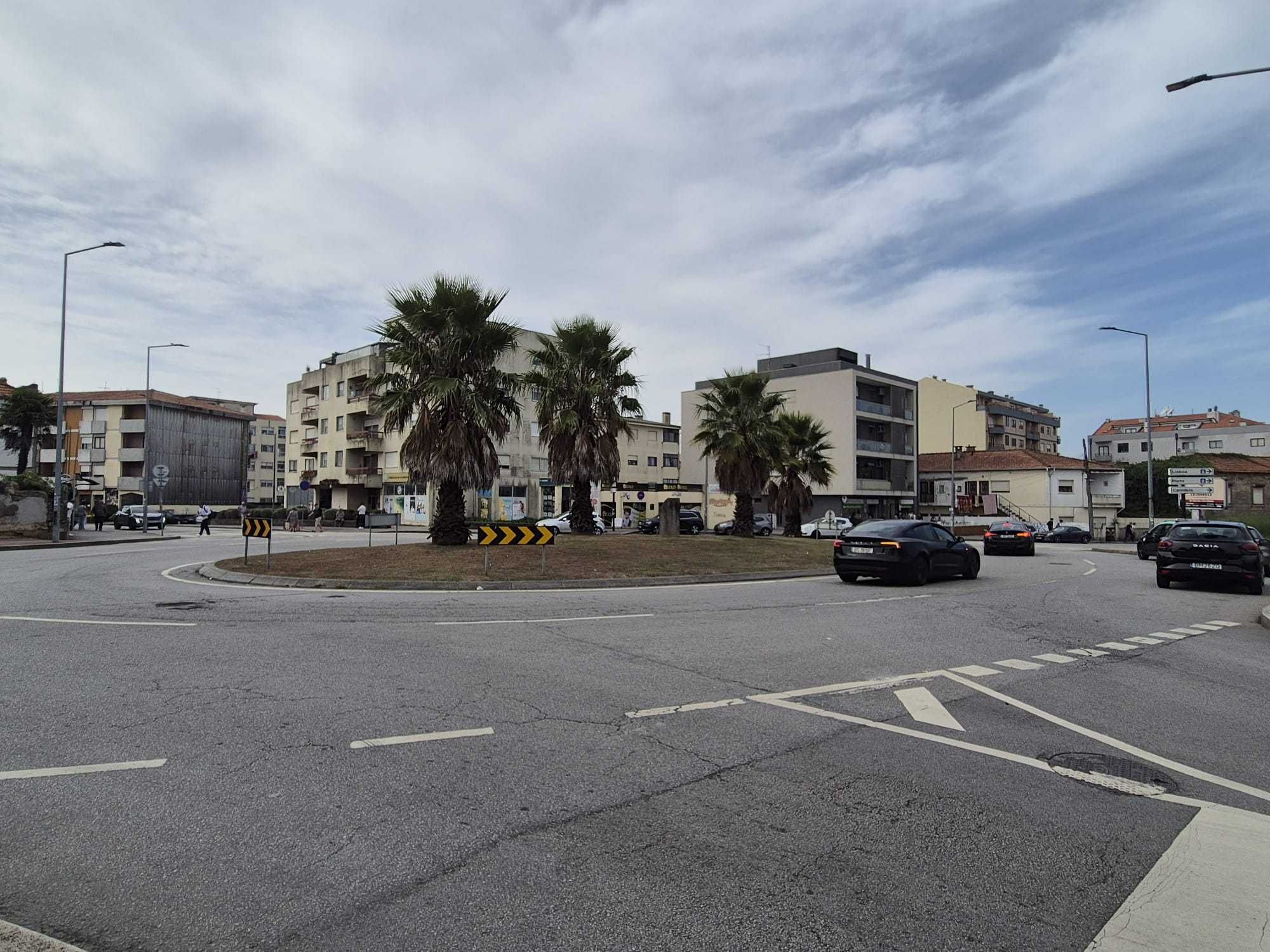 LOJAS 34m2 + 14m2 em Canidelo - Gaia