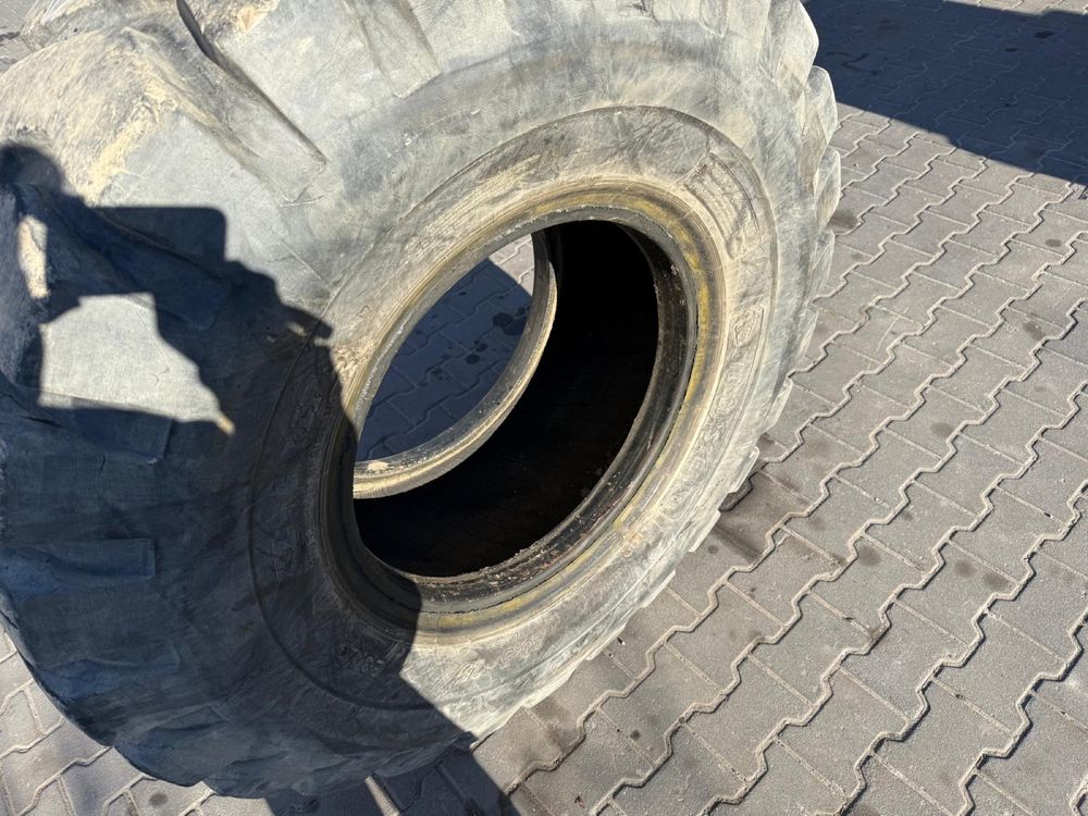 Opona 20.5 - 25