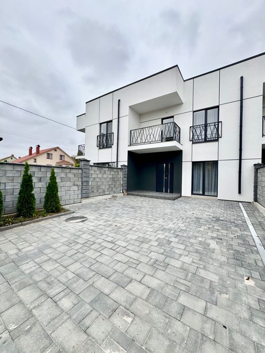 Продам просторий котедж з свіжим ремонтом район Щасливе