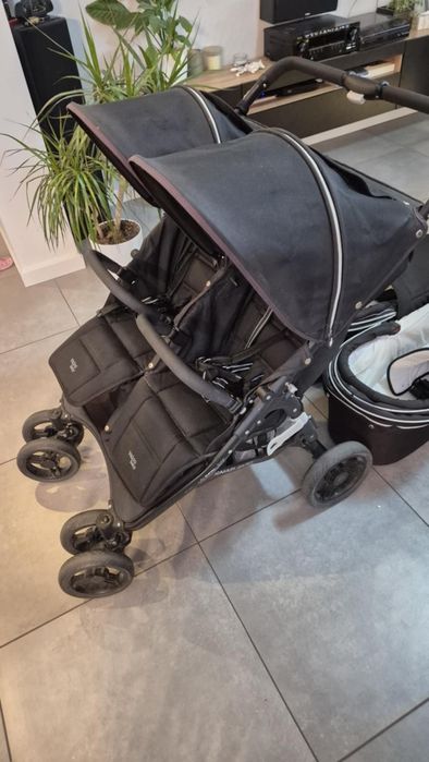 Wózek bliźniaczy spacerówka i gondole valco snap duo sport.