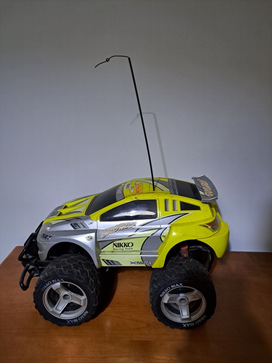 Carro telecomandado Nikko