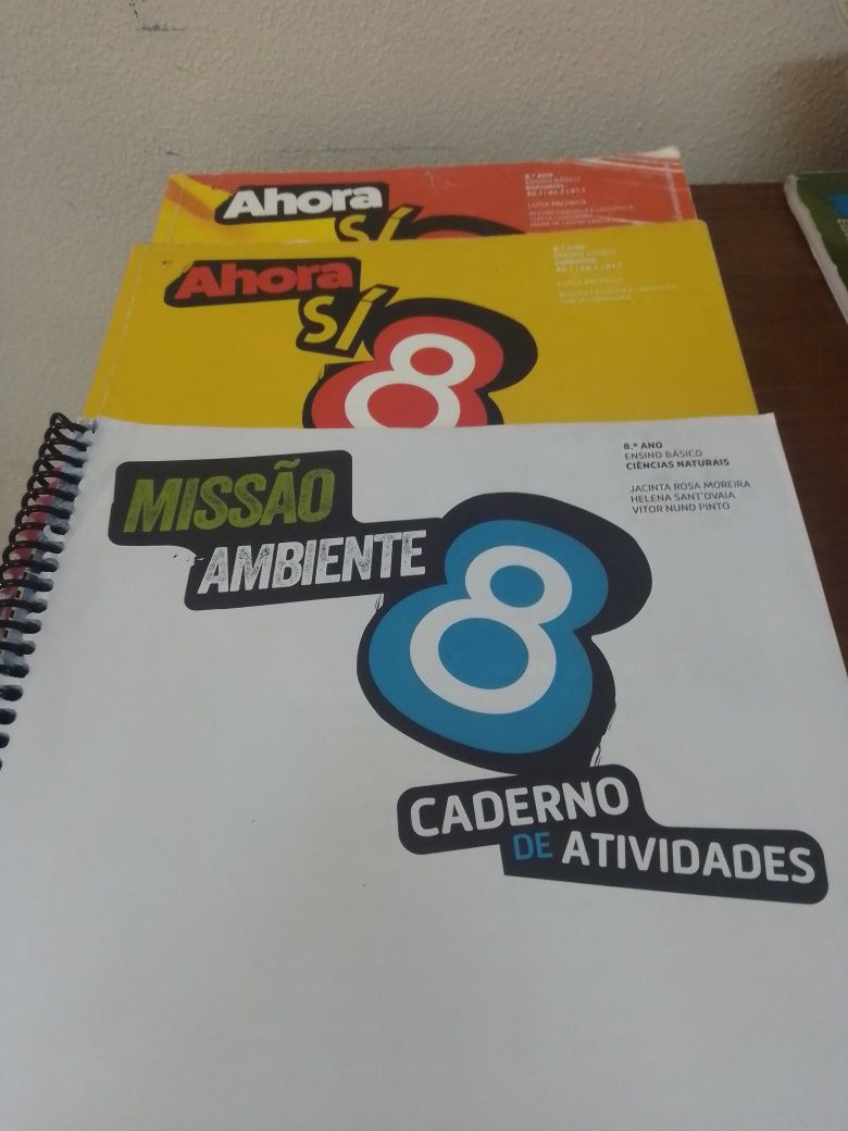 Livros escolares 8 ano