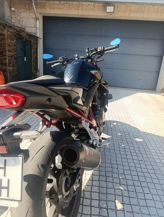 Mota Honda Hornet 750