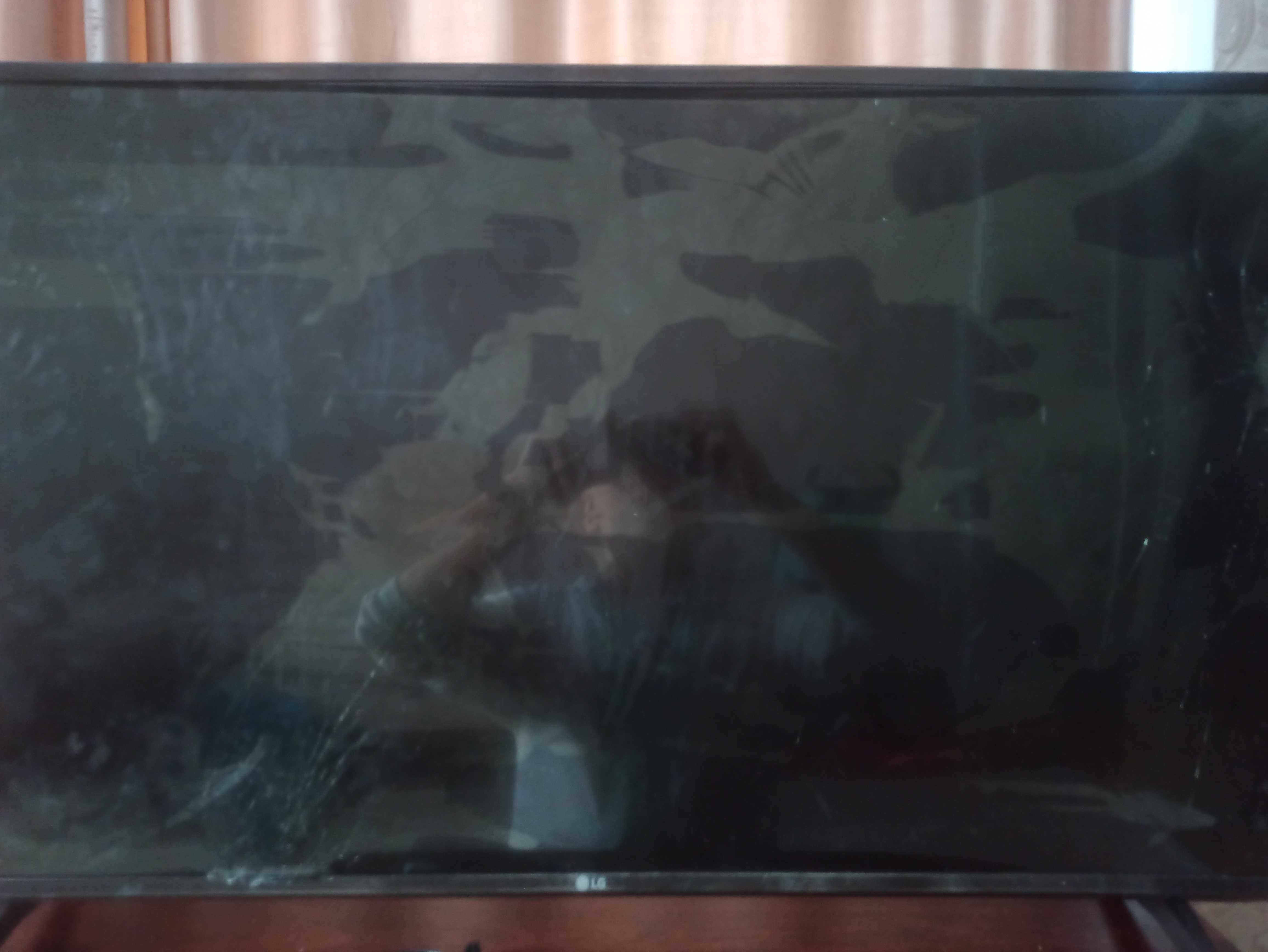 Продам телевізор LG 43UJ630V (розбитий екран)