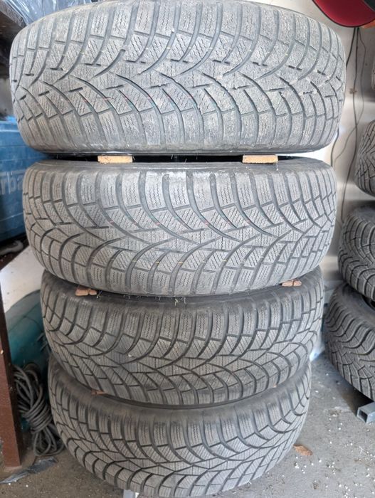 Felgi pasujące do Mazdy 3 z oponami zimowymi toyo 195/65/R15