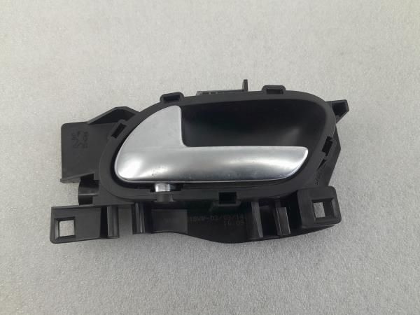 Puxador interior porta trás esquerdo PEUGEOT 2008 I (CU_)