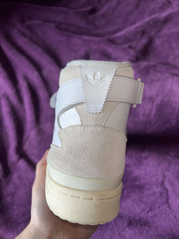 Sapatilhas Cano Alto Adidas- Tamanho 38