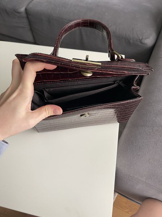 Бордова сумочка крокодил
