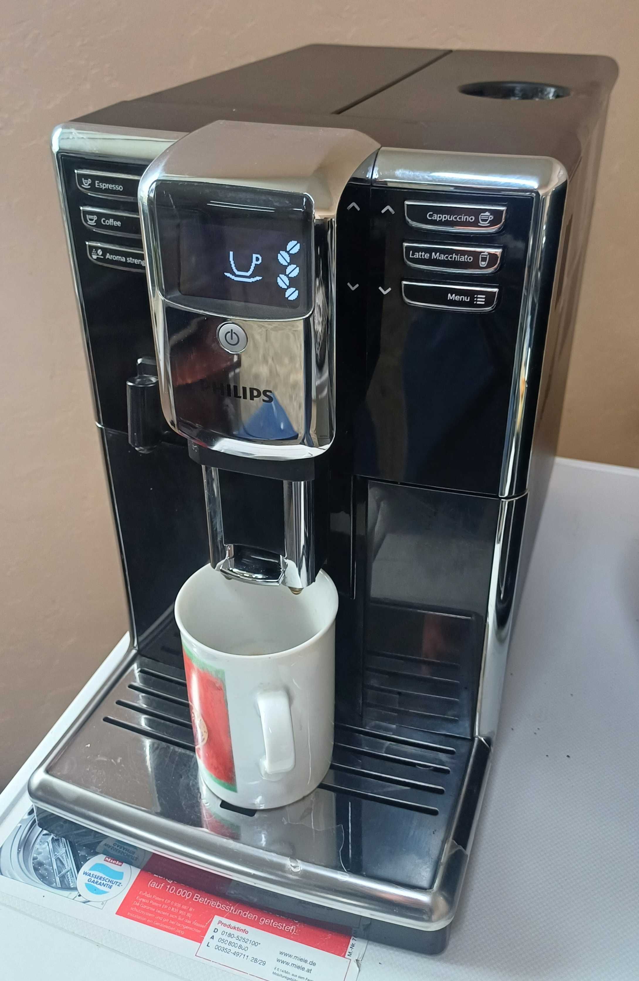 Кавомашина кавоварка Саеко Філіпс Philips Series 5000 LatteGo EP5330