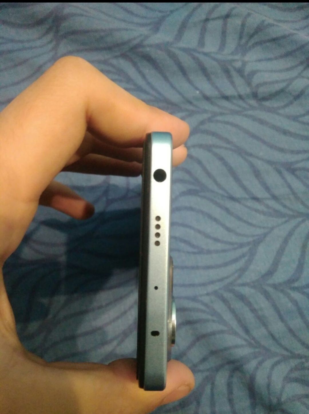 Продам смартфон POCO X5 pro 5G 6/128