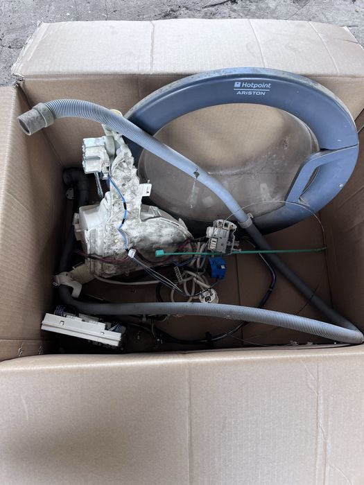 Запчастини до пральної машини Hotpoint Ariston