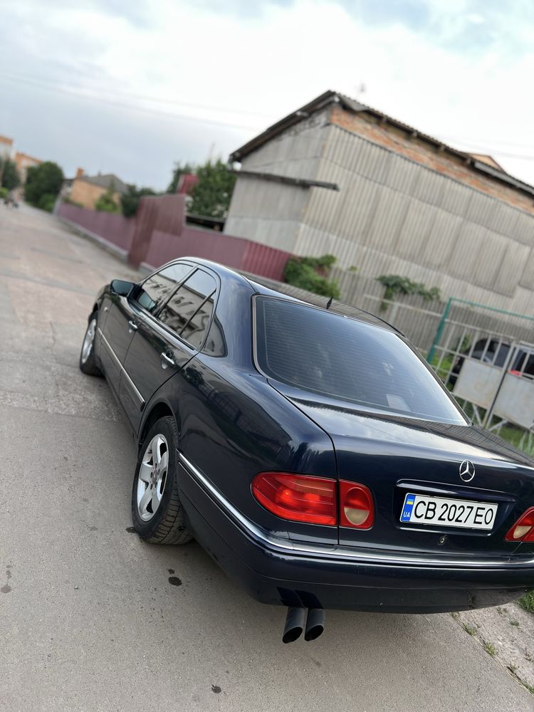 Продам мерсіка w210