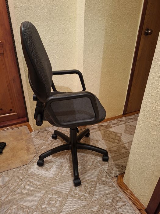 Стул офисный для работы