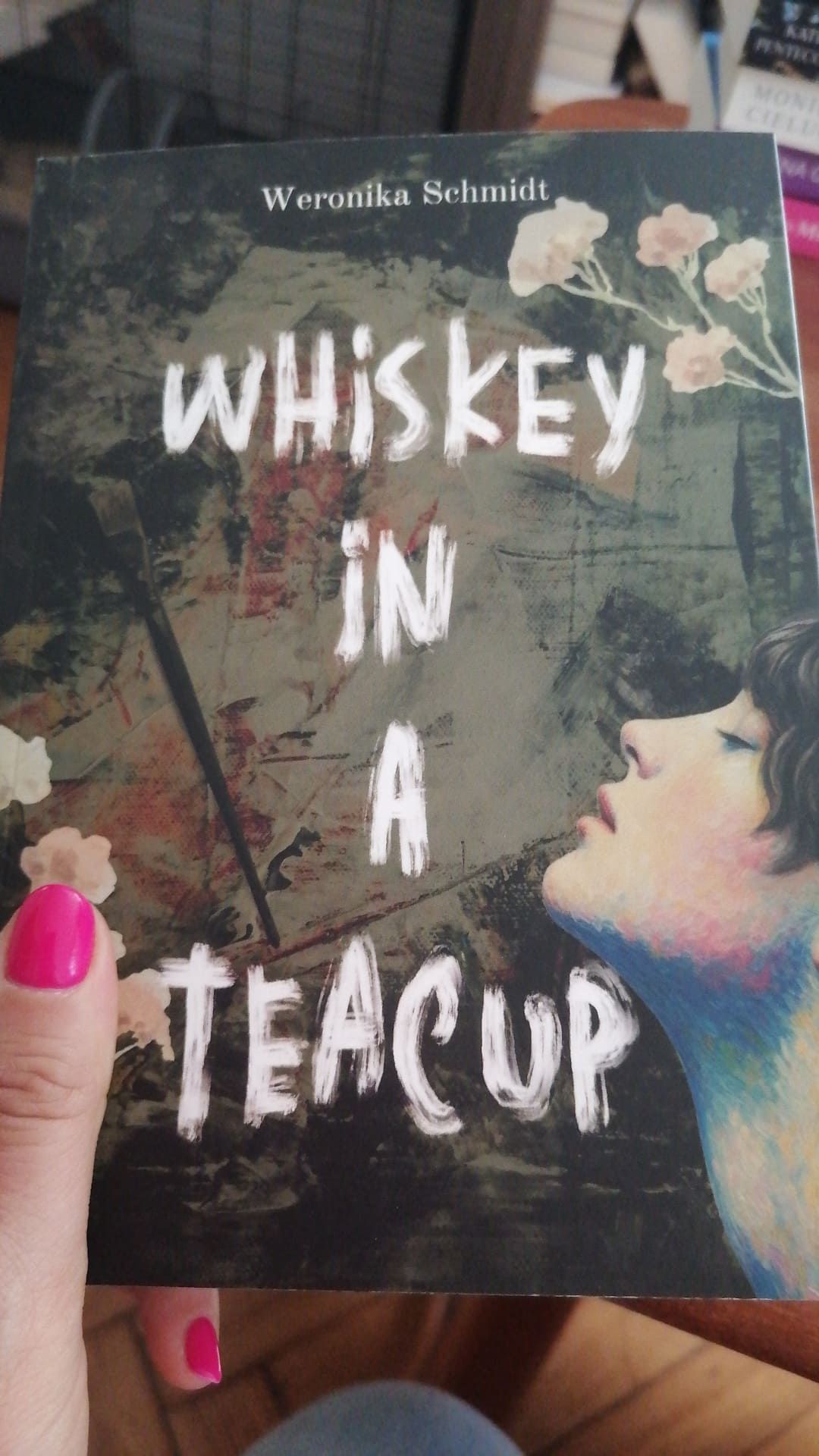 Weronika Schmidt whiskey in a teacup