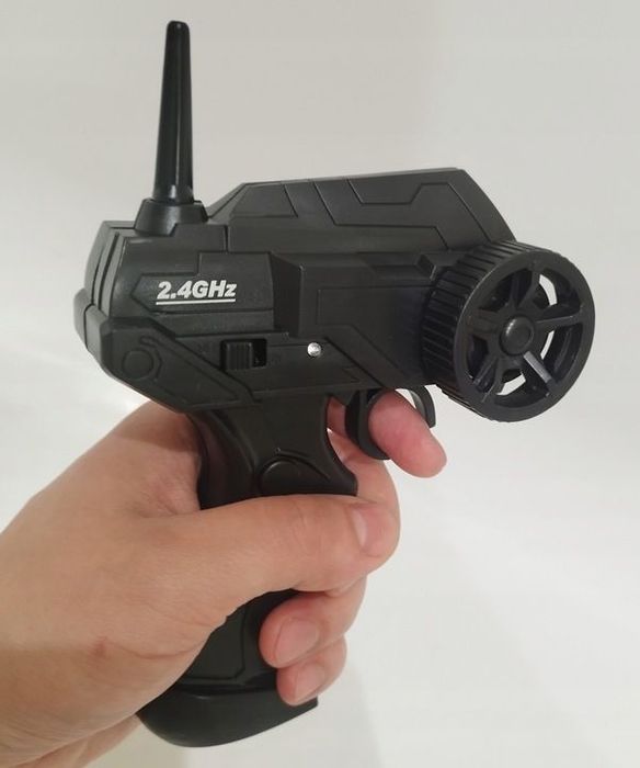 Дрифт машинки на радіокеруванні