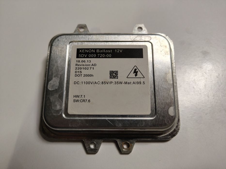 Przetwornica XENON Hella 5DV 009 720 samochodowa