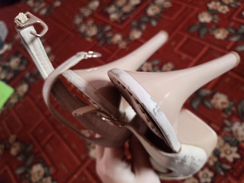 Босоніжки дефекти